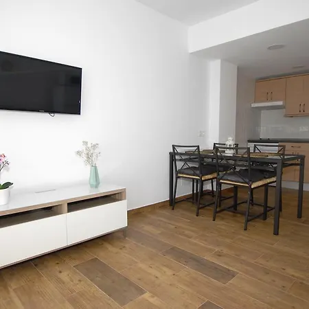 Apartamento Piscina דירה *